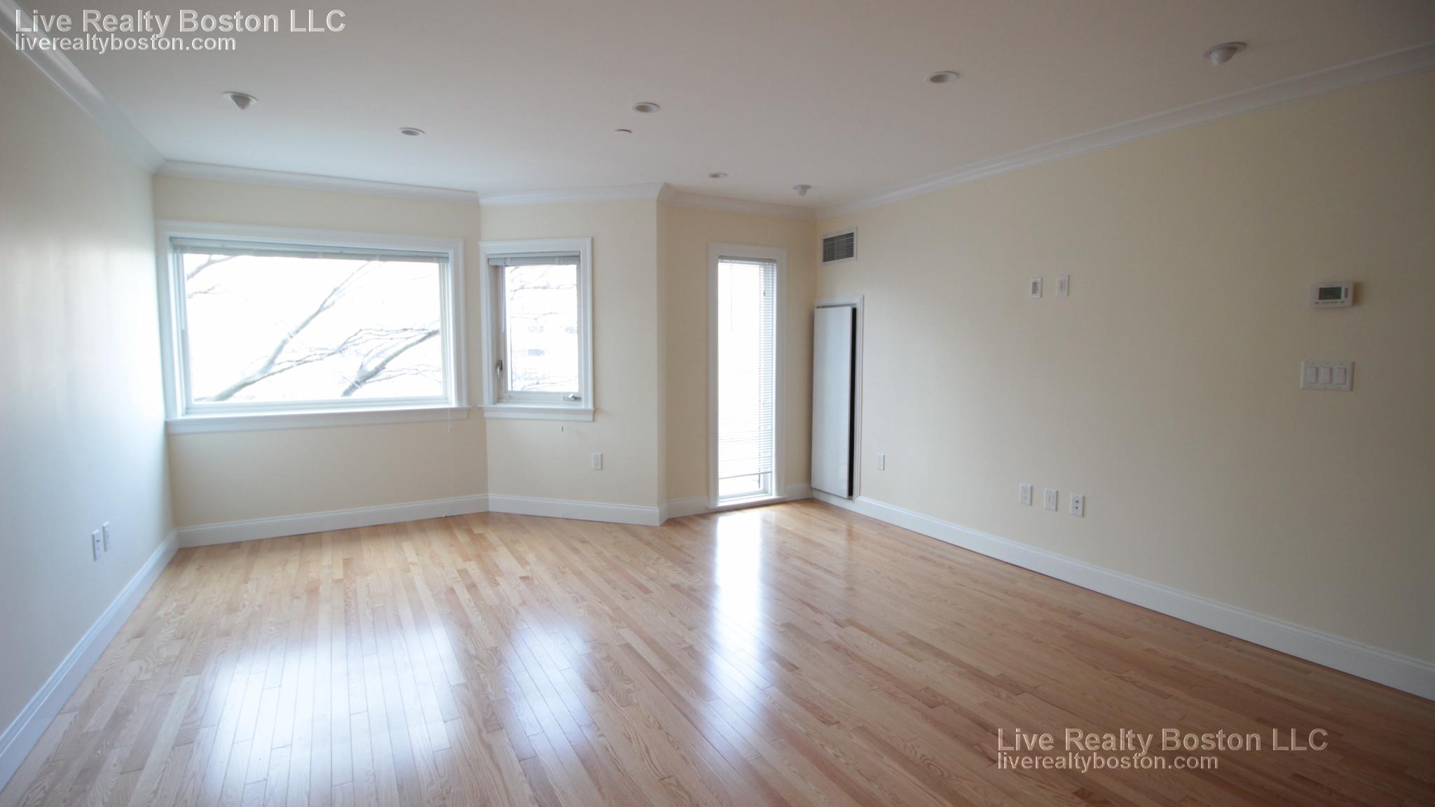 1443 Beacon St, Coolidge Corner