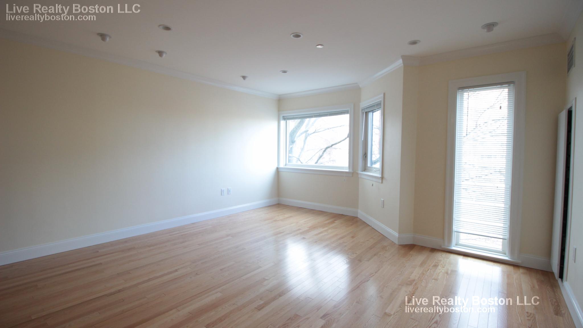 1443 Beacon St, Coolidge Corner