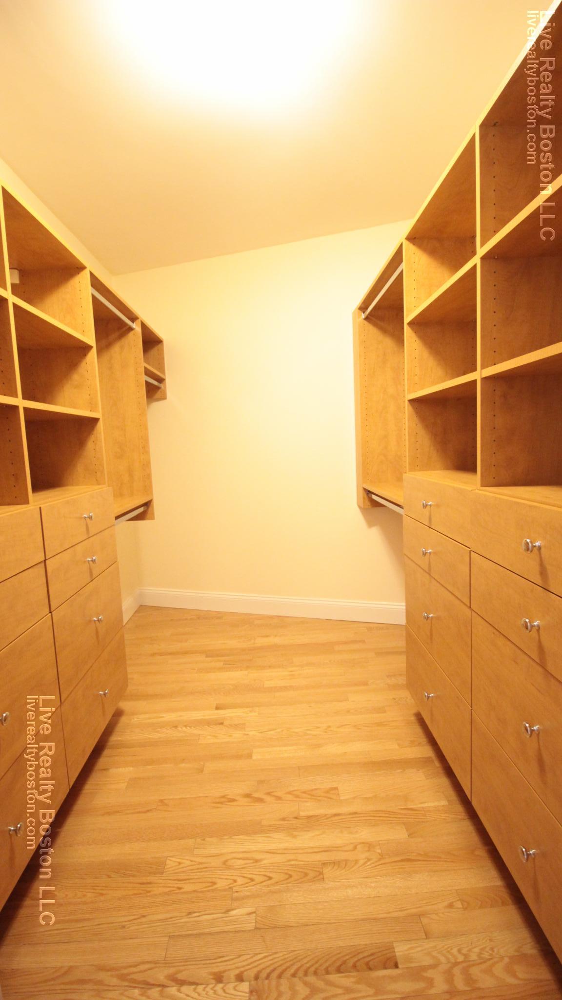 1443 Beacon St, Coolidge Corner