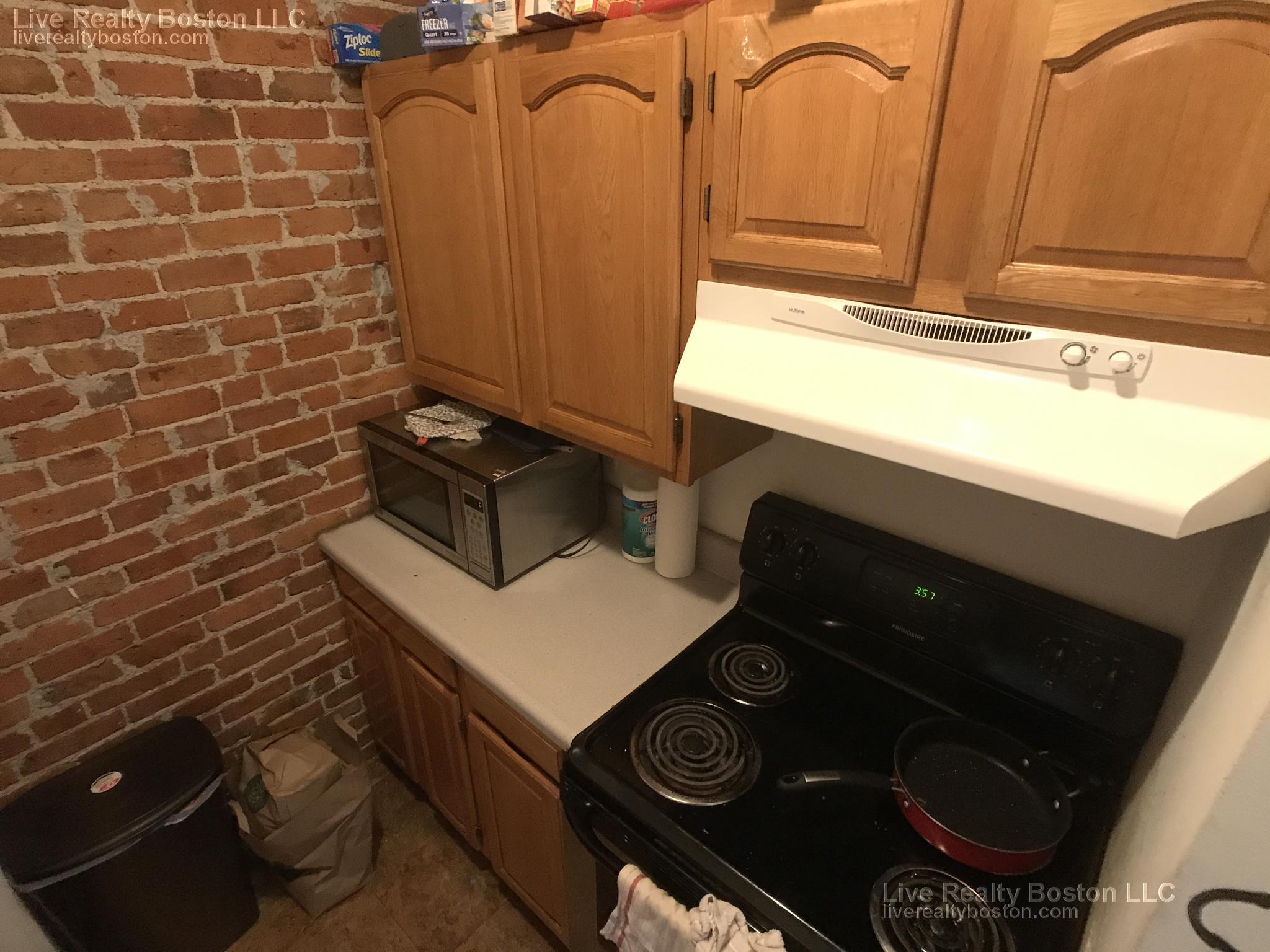 23 Cortes St, Back Bay