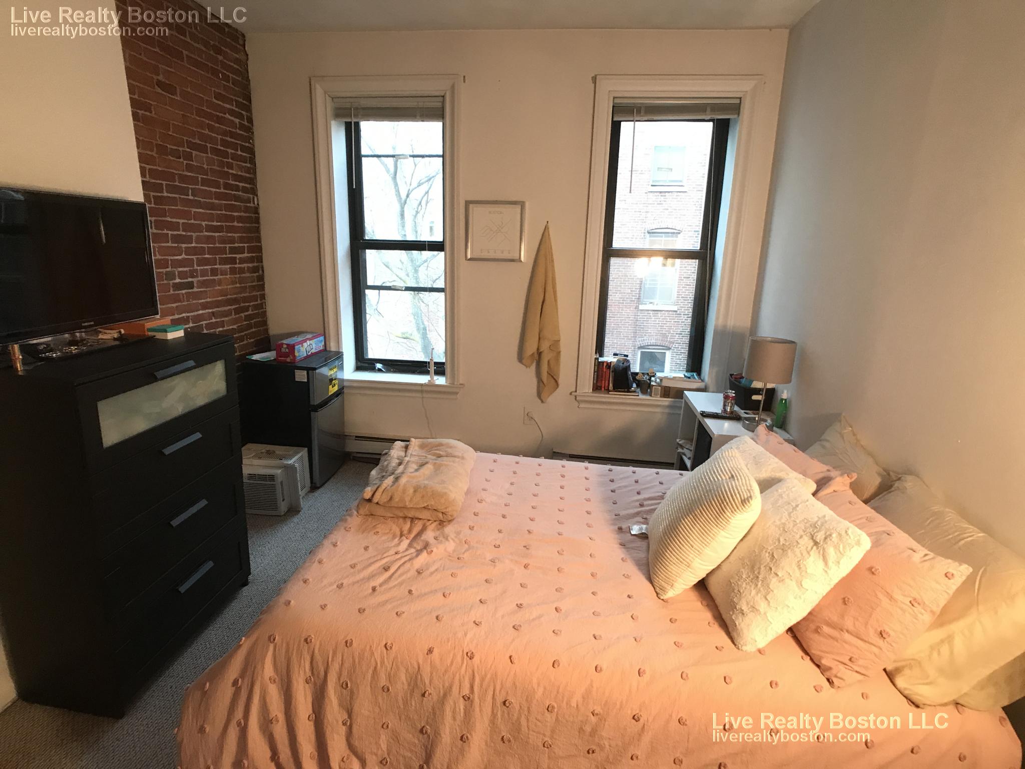 23 Cortes St, Back Bay