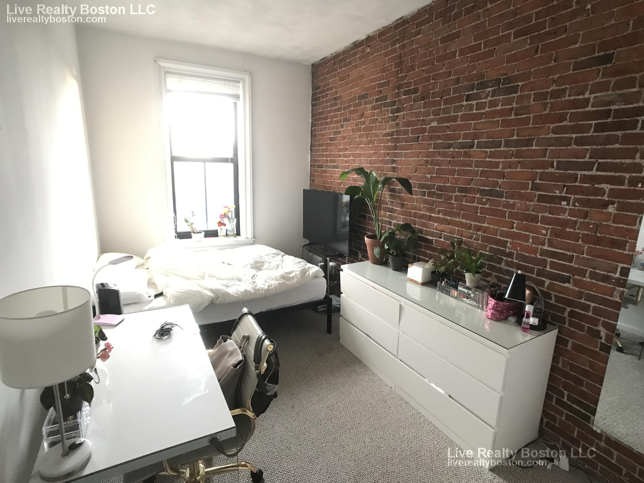 23 Cortes St, Back Bay