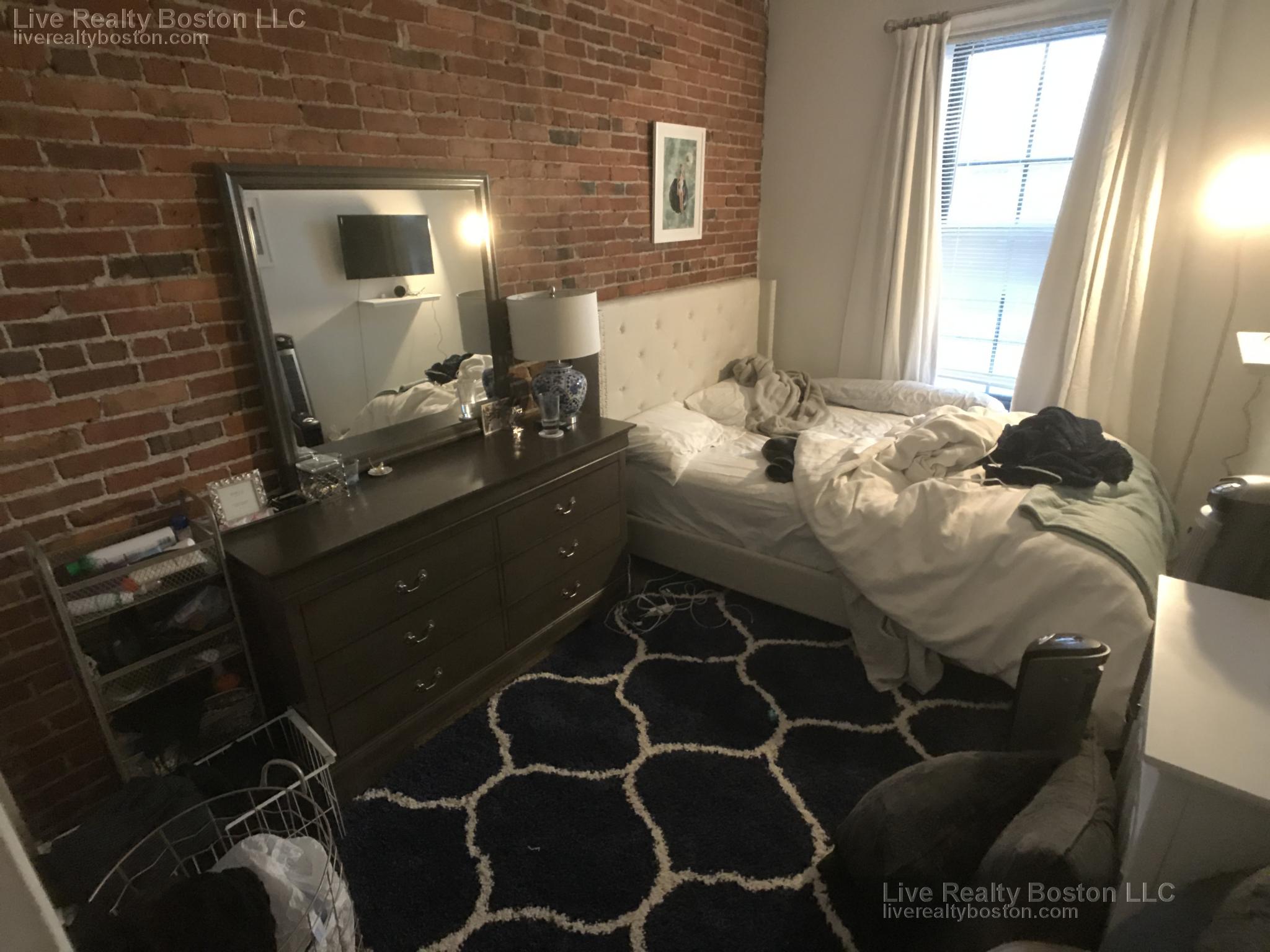 23 Cortes St, Back Bay