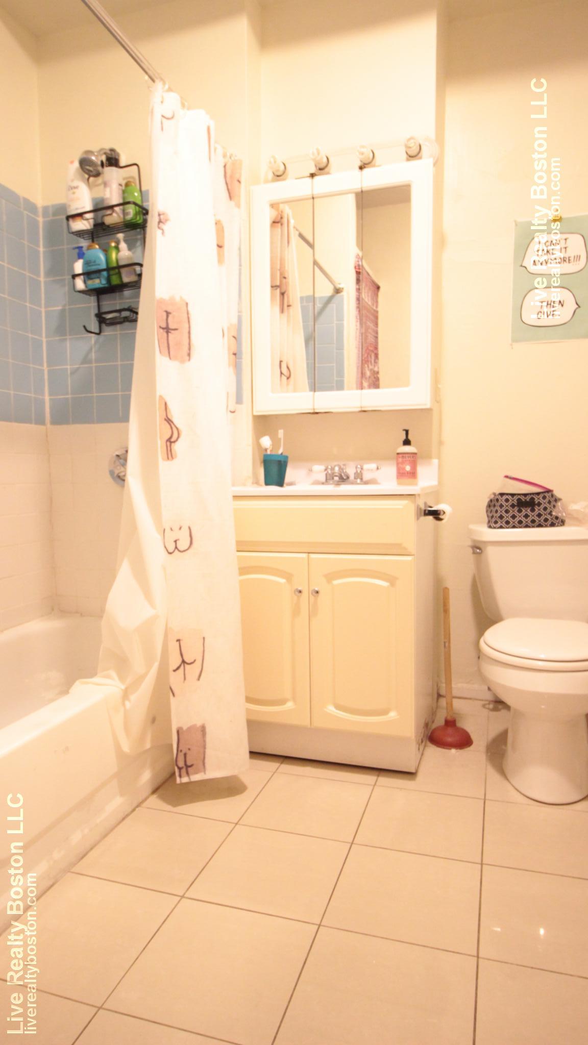 43 Bay State Rd, Fenway