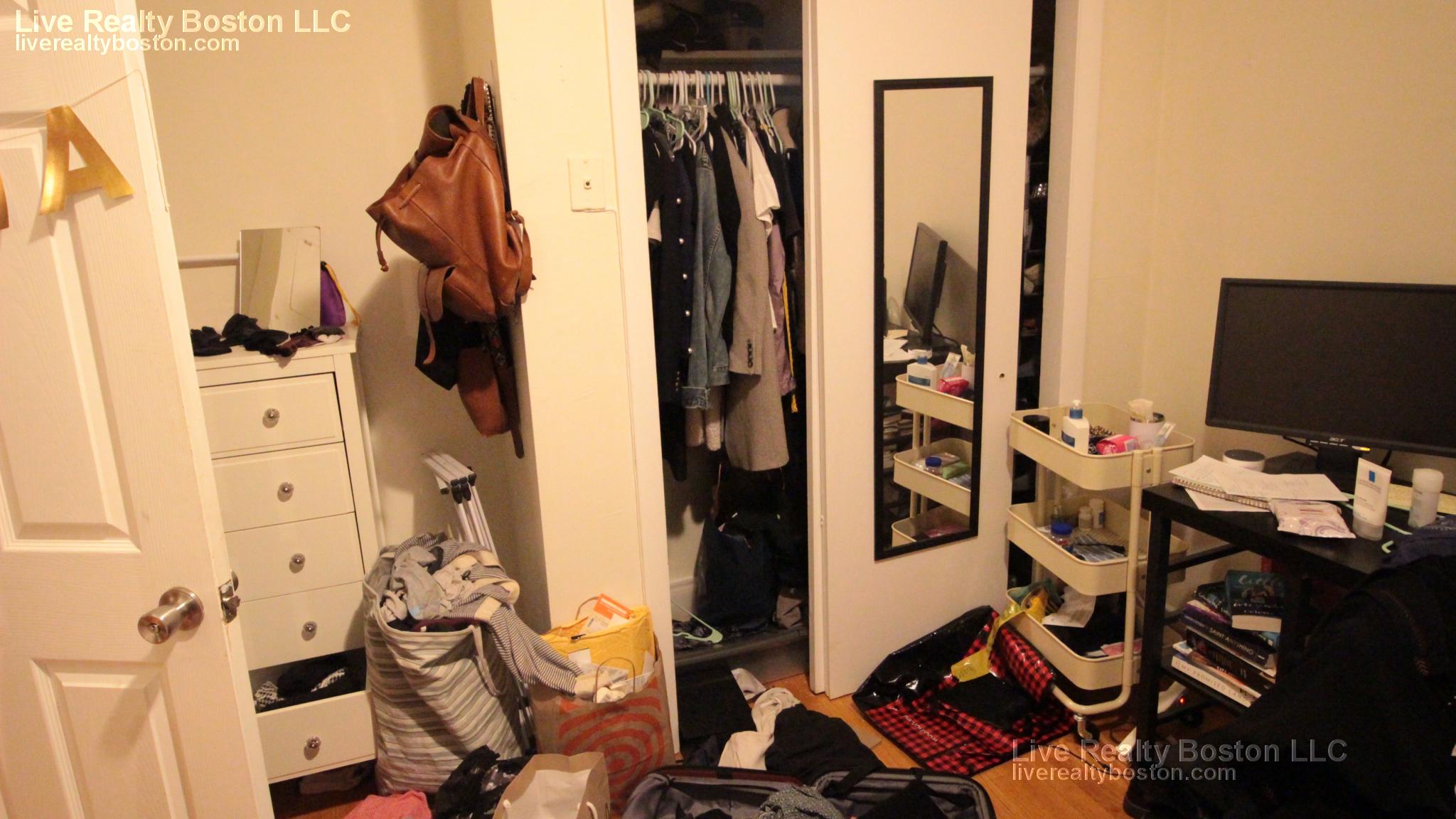 43 Bay State Rd, Fenway