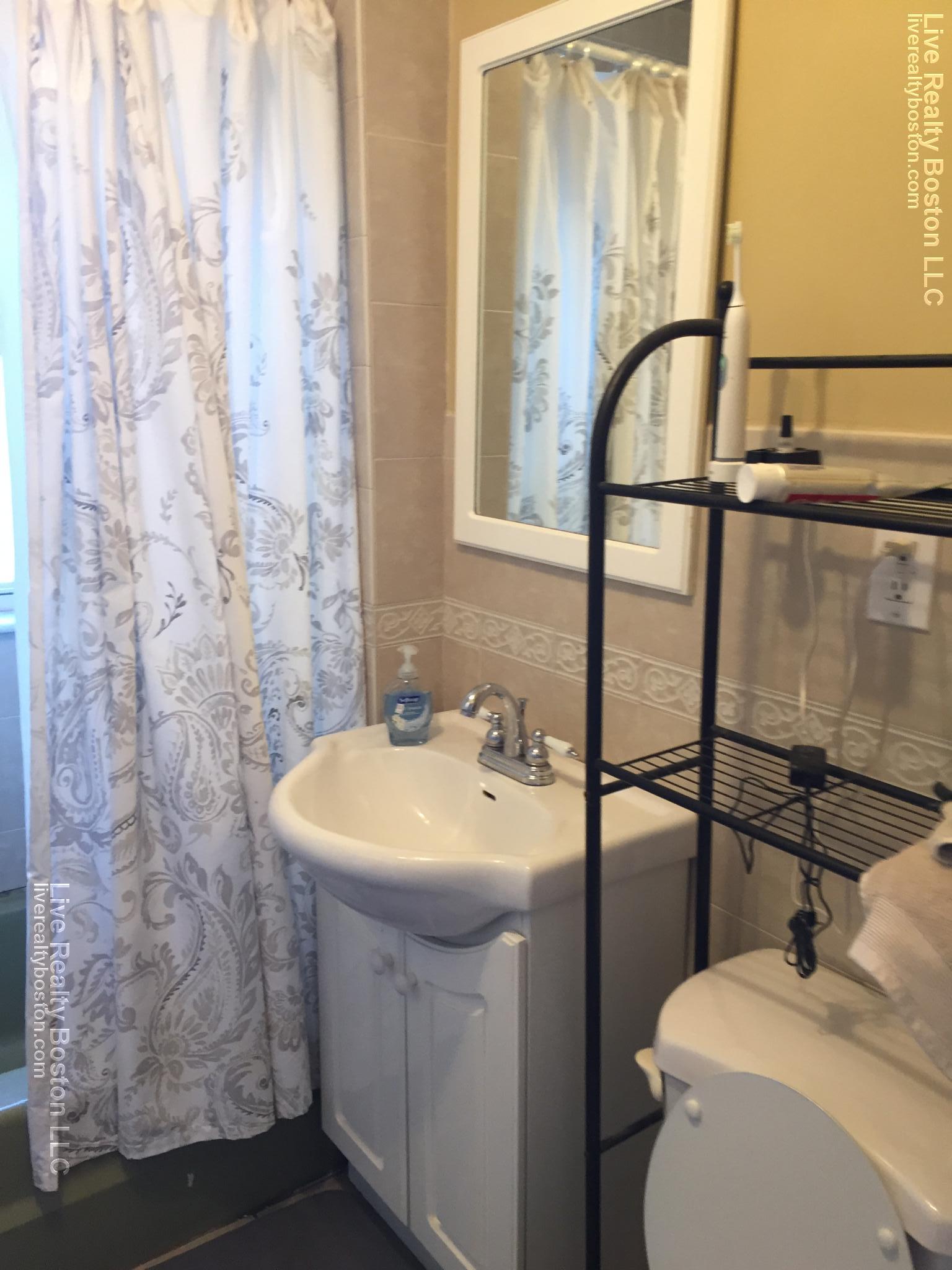 97 Oakland St, Brighton