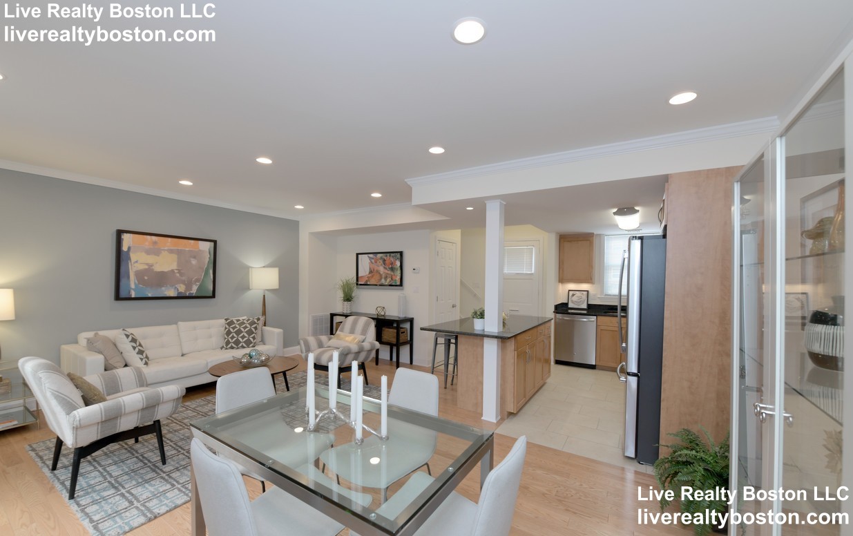 2 bed, 1 bath apartment for rent at 208 Gerry Rd, Brookline