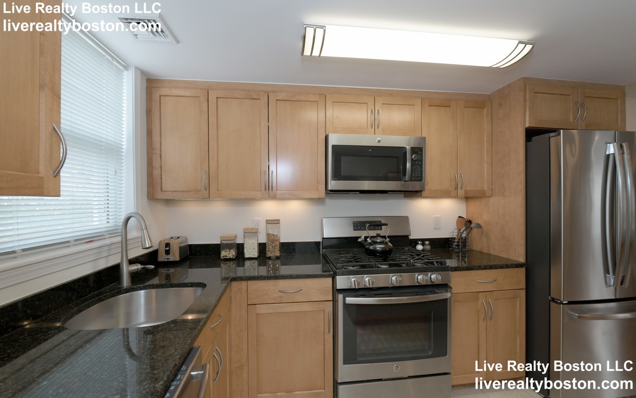 2 bed, 1.5 bath apartment for rent at 134 Thornton Rd Unit 1, Chestnut Hill