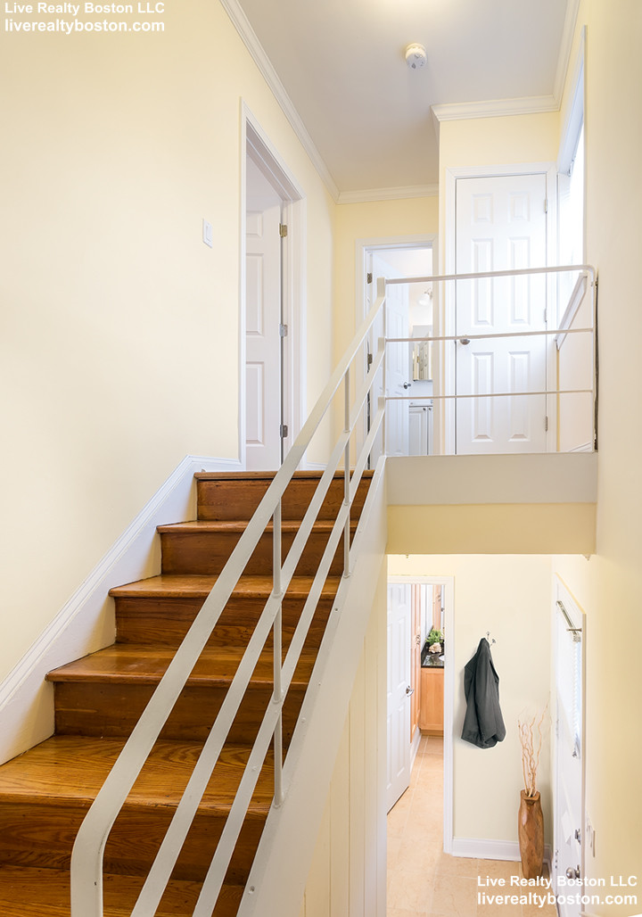 2 bed, 1 bath apartment for rent at 138 Independence Dr, Brookline