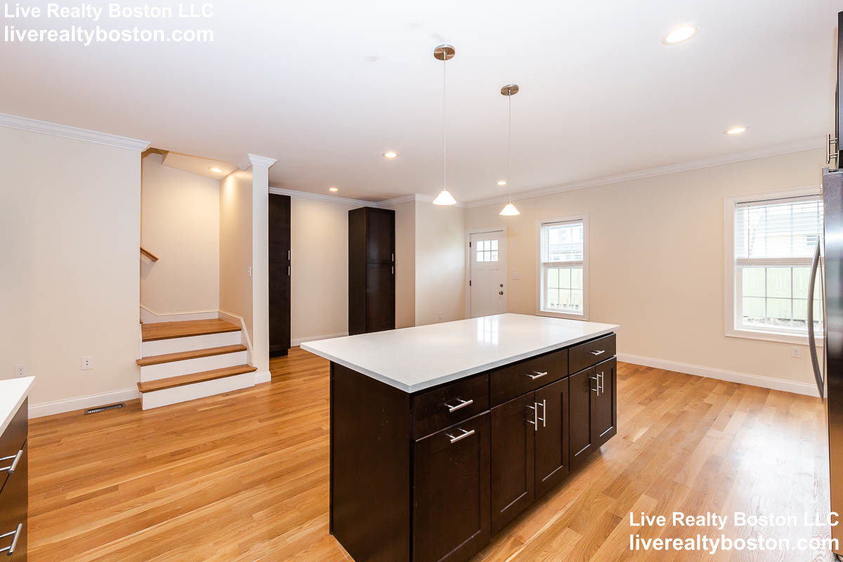 4 bed, 4+ bath apartment for rent at 27-29 First St, Wellington — photo 5 of 14