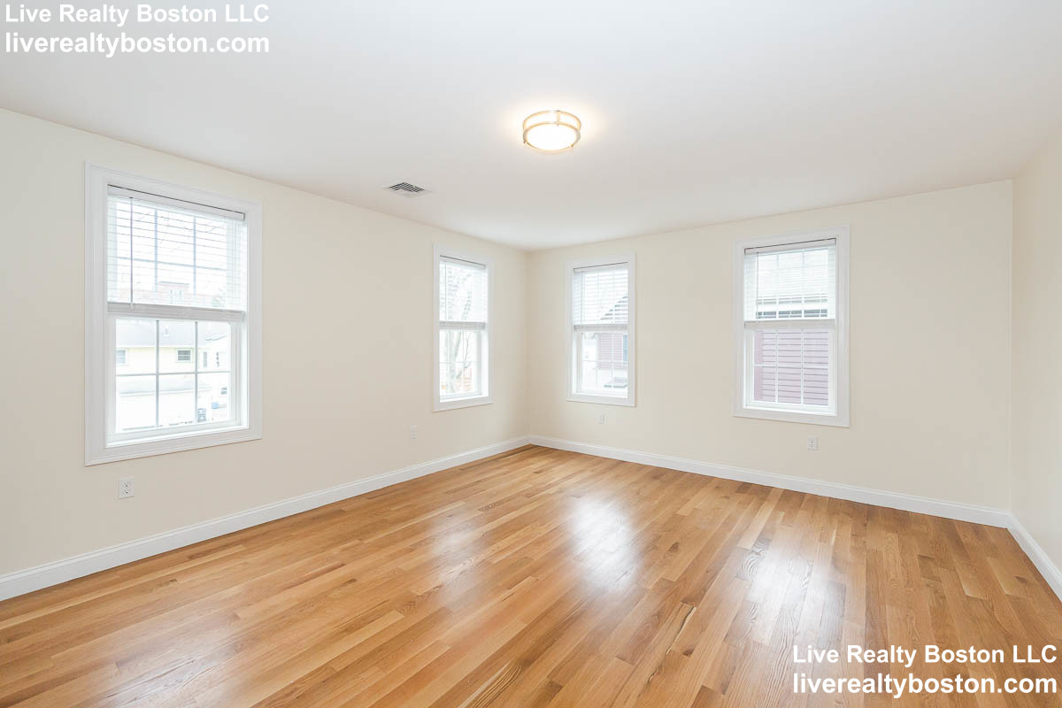 4 bed, 4+ bath apartment for rent at 27-29 First St, Wellington — photo 11 of 14