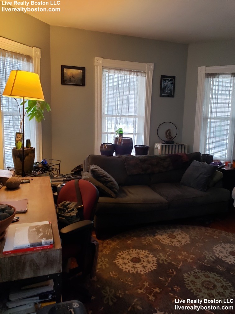 32 Antwerp St, Allston