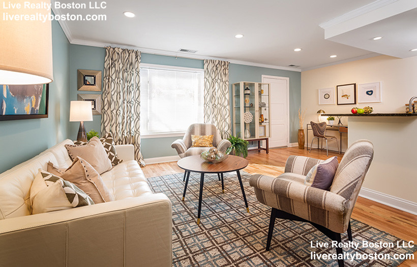 2 bed, 1.5 bath apartment for rent at 206 Sherman Rd, Chestnut Hill — photo 2 of 4