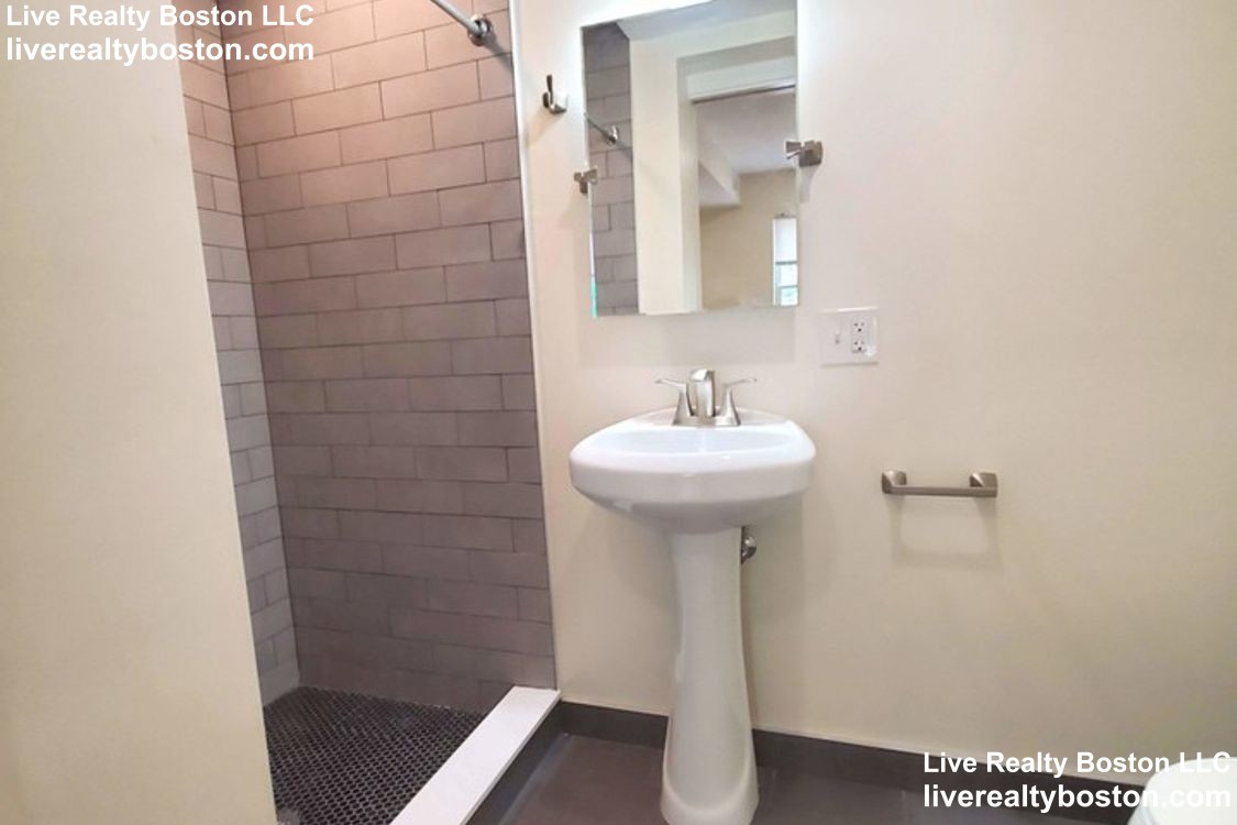 549 Washington, Allston