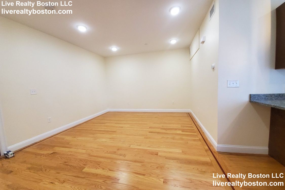 549 Washington, Allston