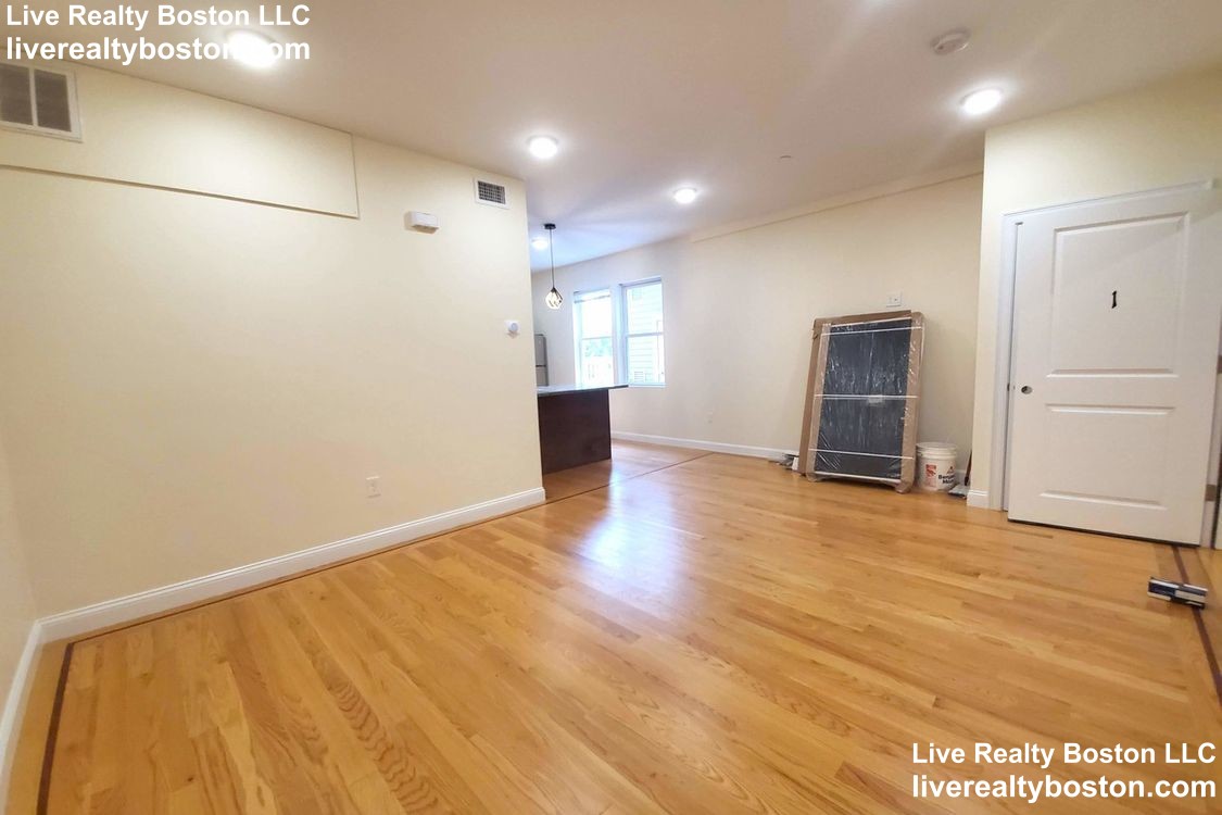 549 Washington, Allston