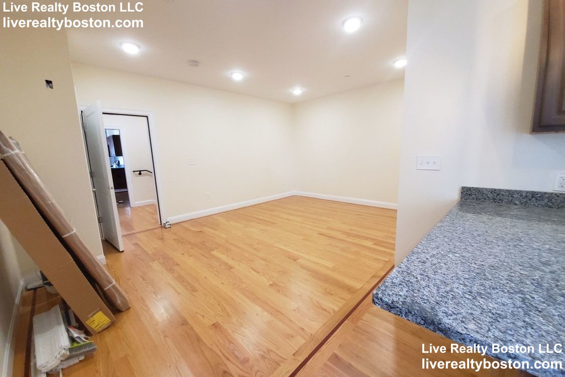 549 Washington, Allston