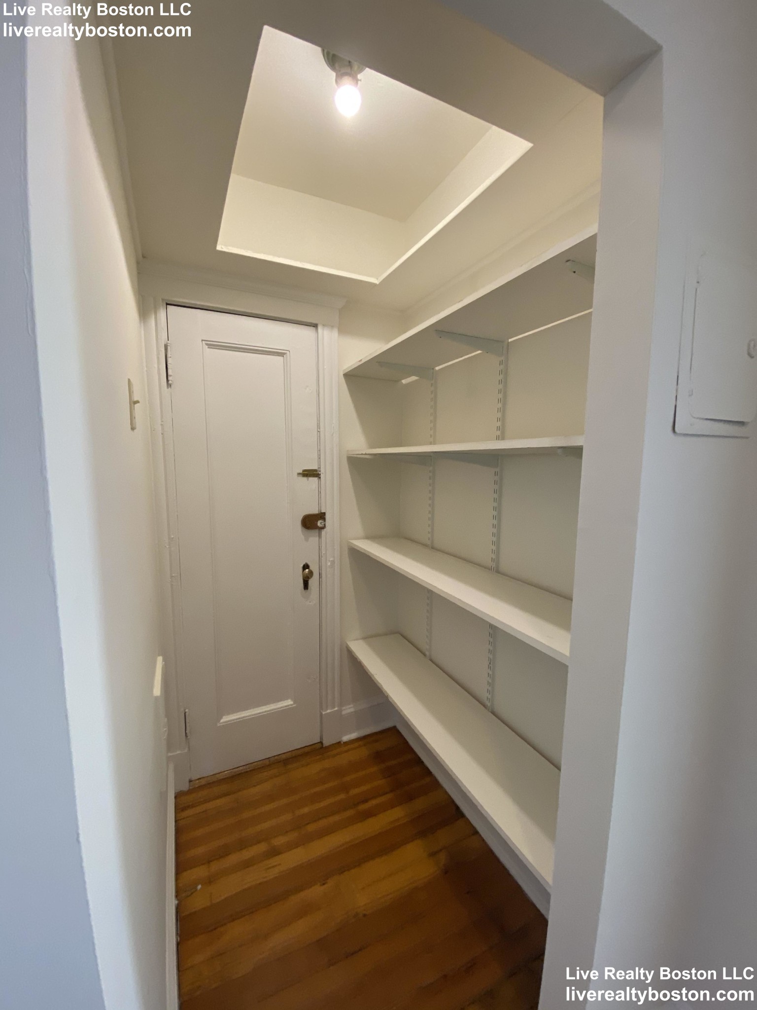 2 bed, 1 bath apartment for rent at 58 Selkirk Rd Unit 12, Brighton — photo 3 of 6