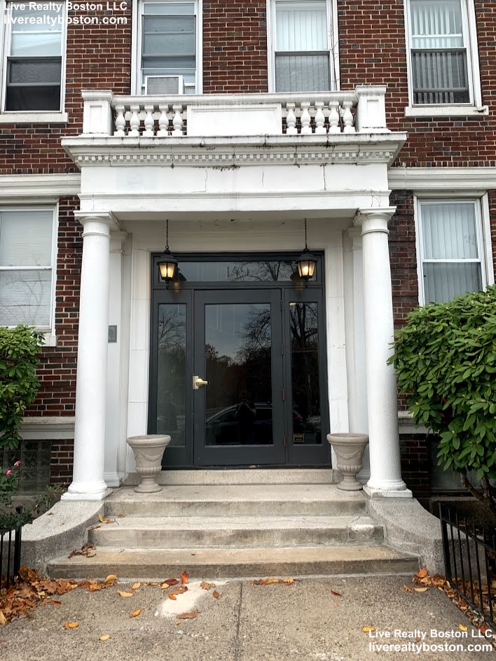 1 bed, 1 bath apartment for rent at 149 Park Dr Unit 24, Fenway — photo 3 of 7