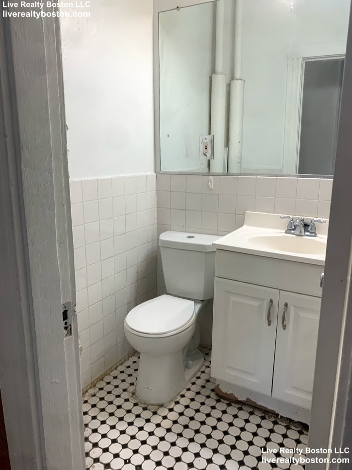 1 bed, 1 bath apartment for rent at 149 Park Dr Unit 22, Fenway — photo 4 of 18