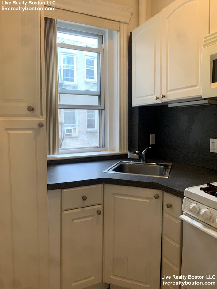 1 bed, 1 bath apartment for rent at 149 Park Dr Unit 22, Fenway — photo 3 of 18