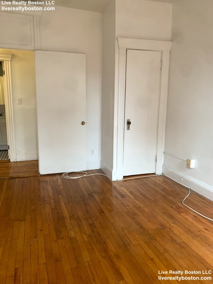 1 bed, 1 bath apartment for rent at 149 Park Dr Unit 22, Fenway — photo 10 of 18