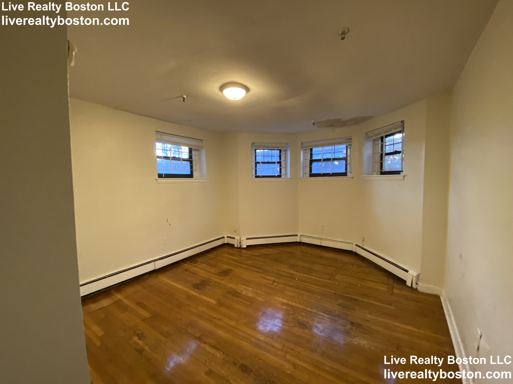 56 Queensberry St, Fenway