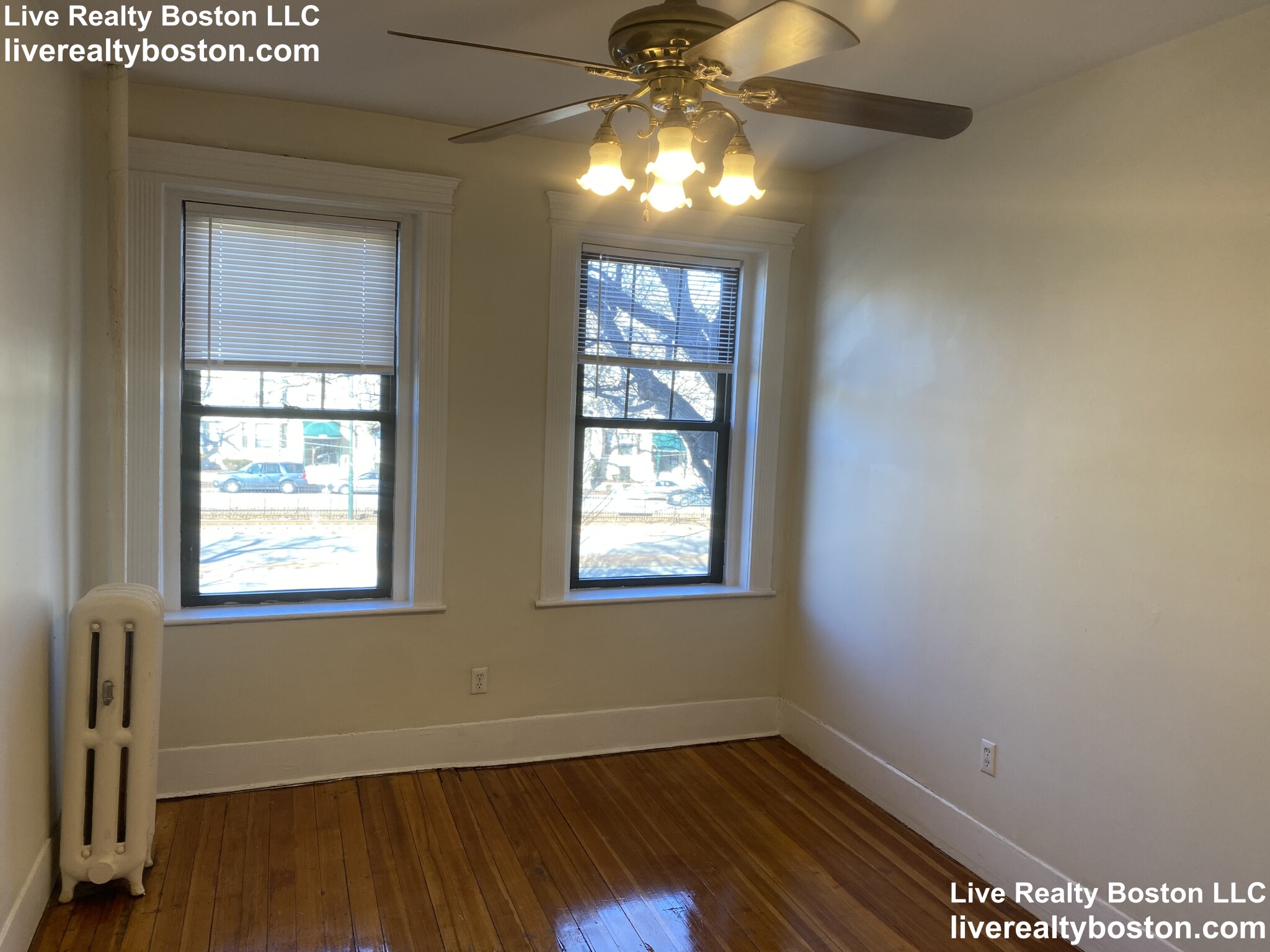 1422 Commonwealth Ave, Brighton