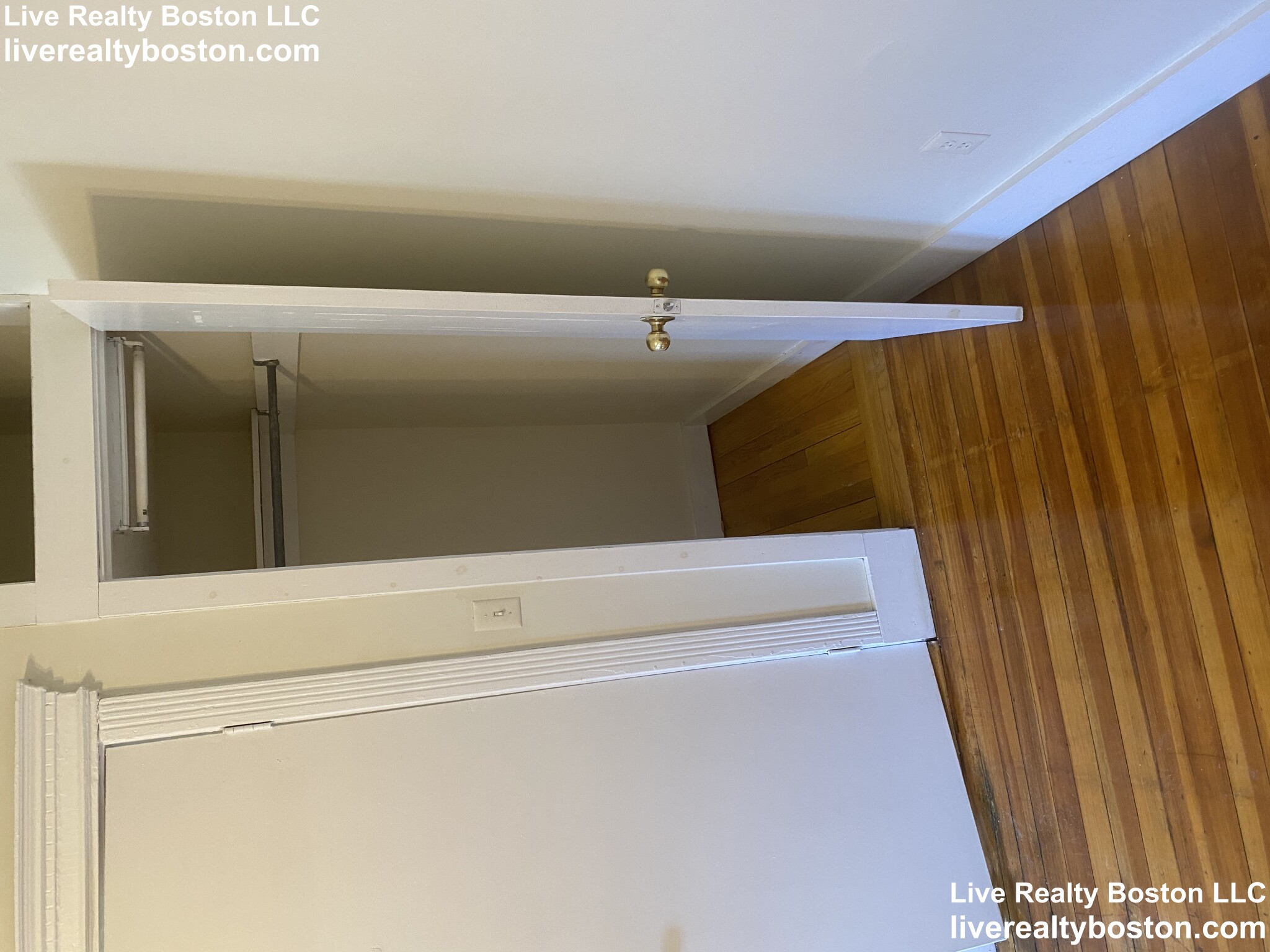 1422 Commonwealth Ave, Brighton