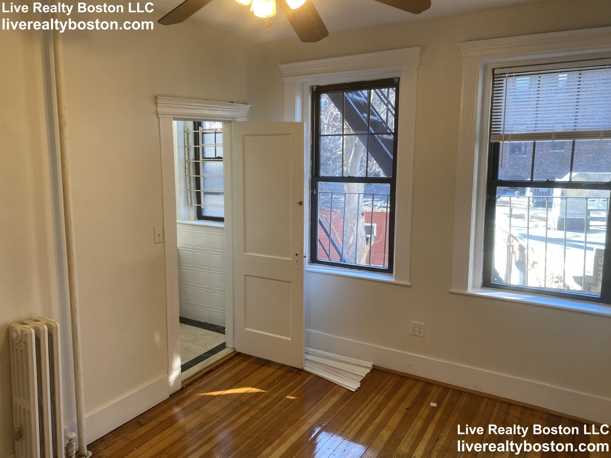 1422 Commonwealth Ave, Brighton