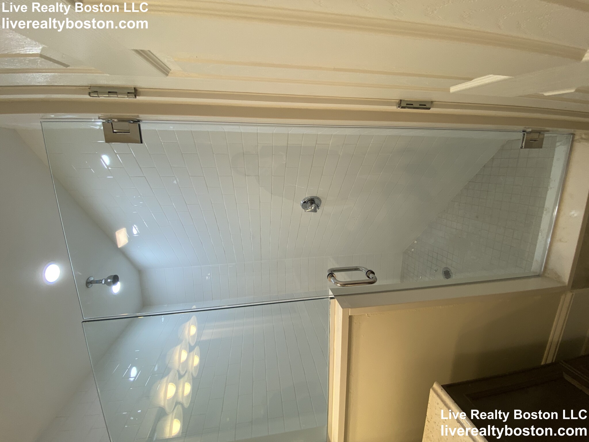 1422 Commonwealth Ave, Brighton