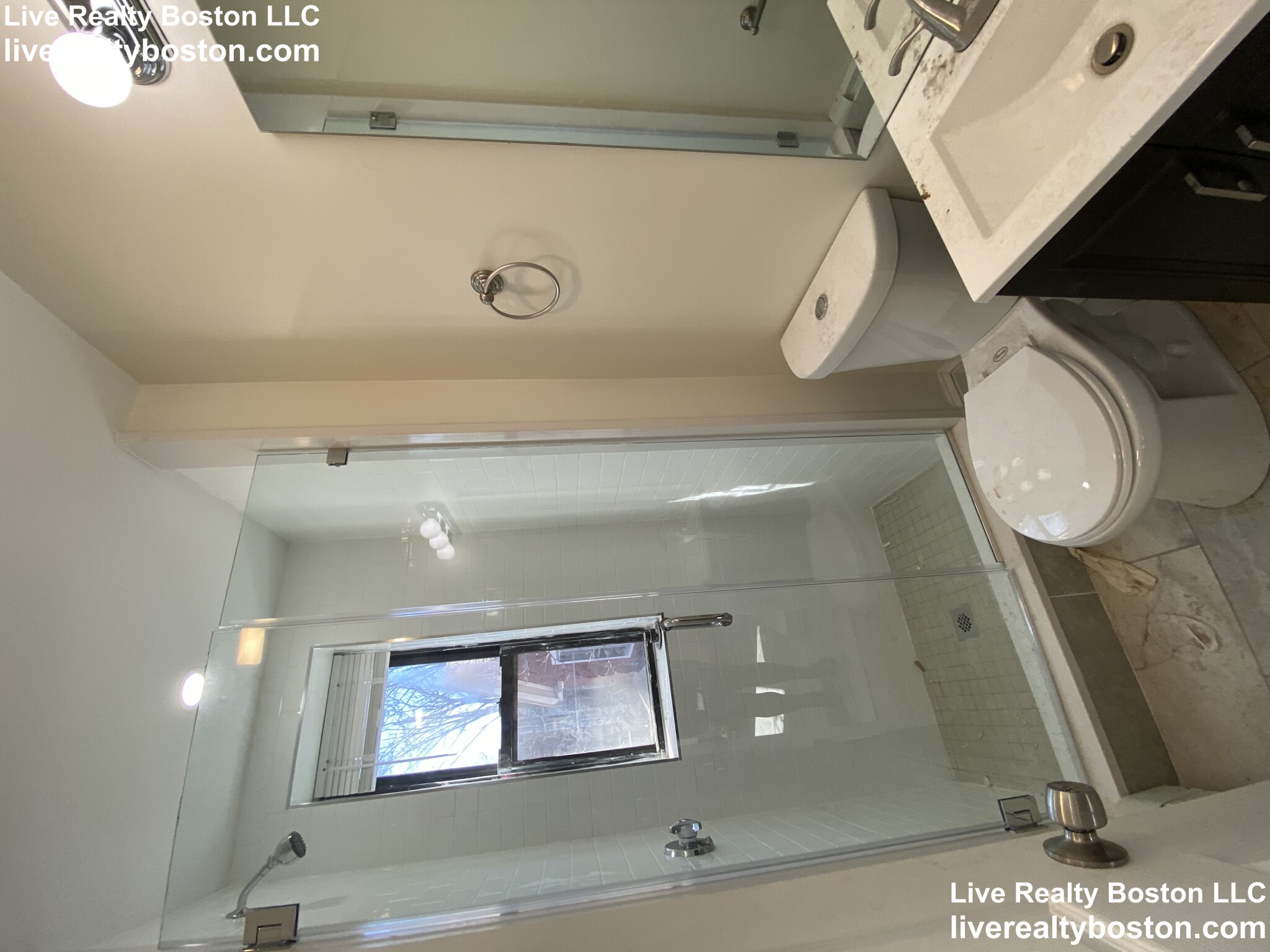 1422 Commonwealth Ave, Brighton