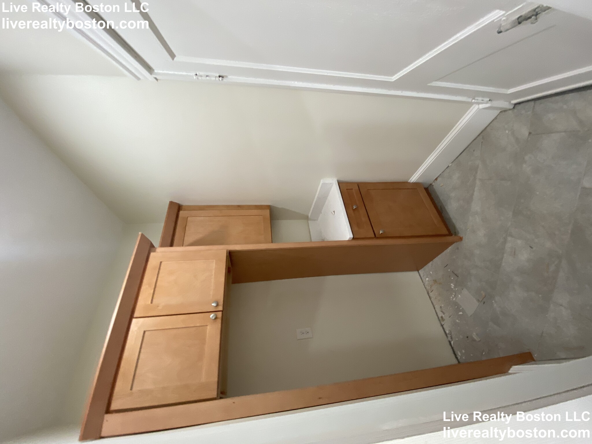 1422 Commonwealth Ave, Brighton