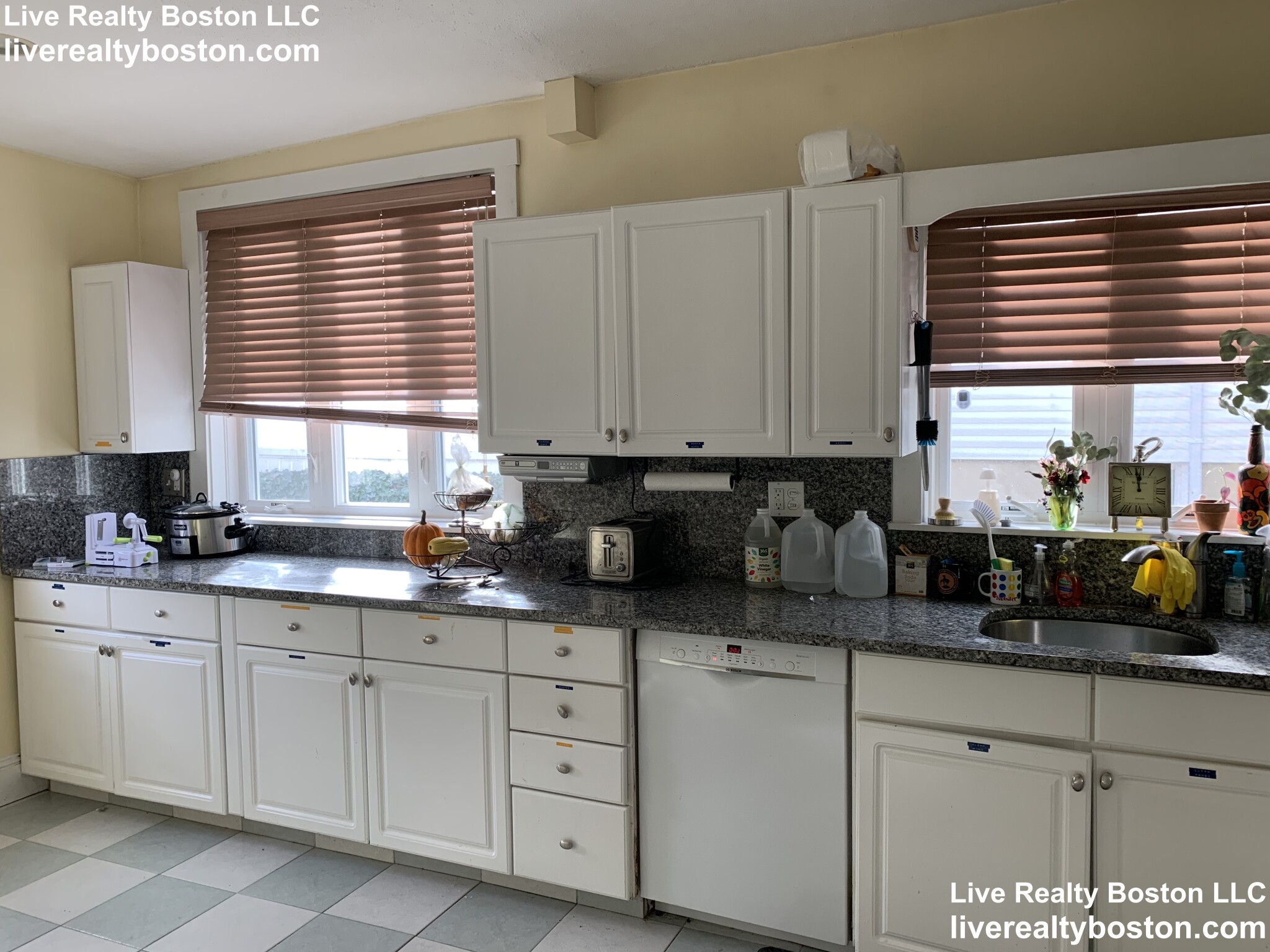 26 Burget Ave, Medford