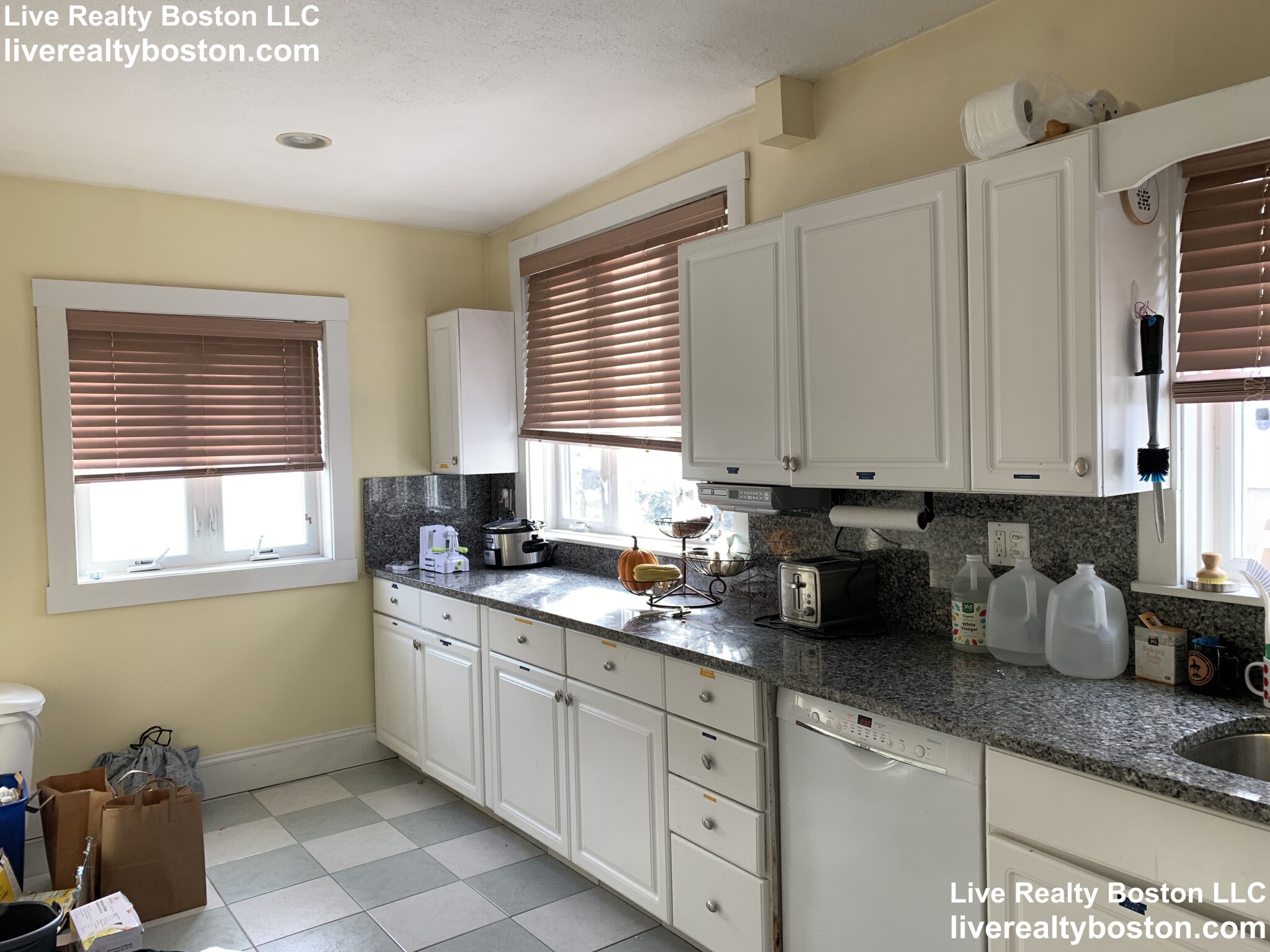 26 Burget Ave, Medford