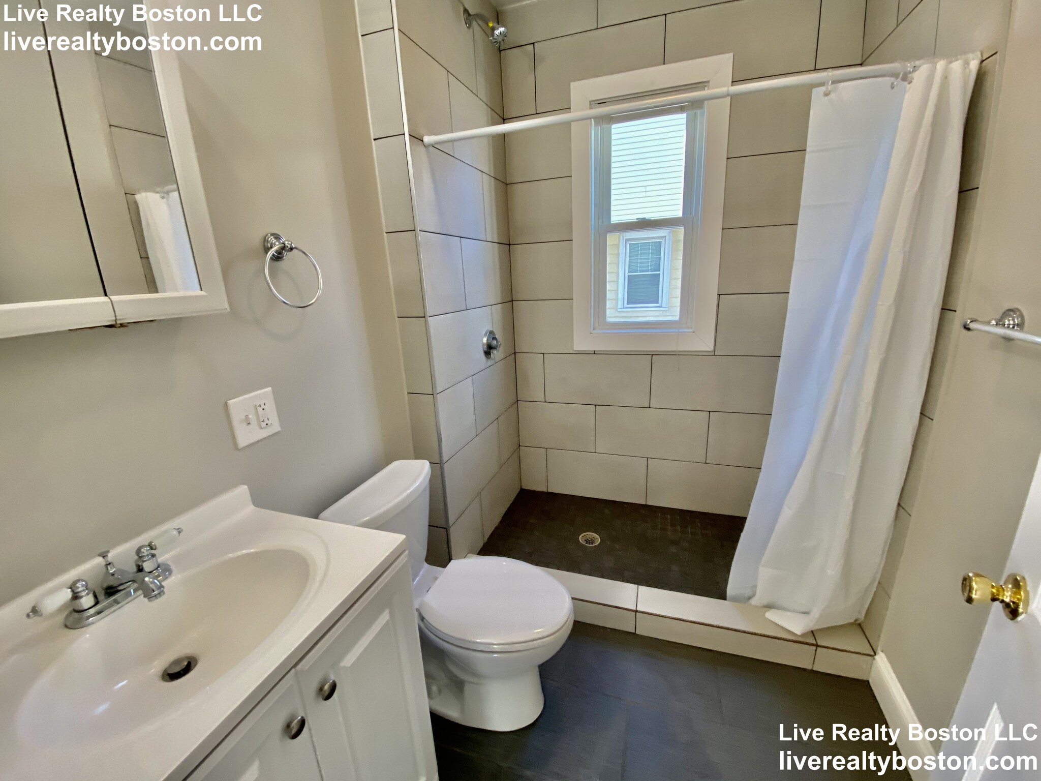 4 bed, 2 bath apartment for rent at 36 North Beacon St Unit 2, Allston — photo 9 of 15