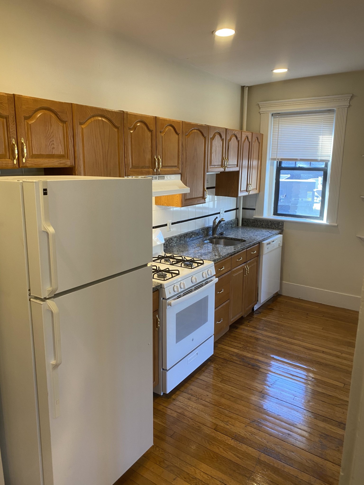 1422 Commonwealth Ave, Brighton