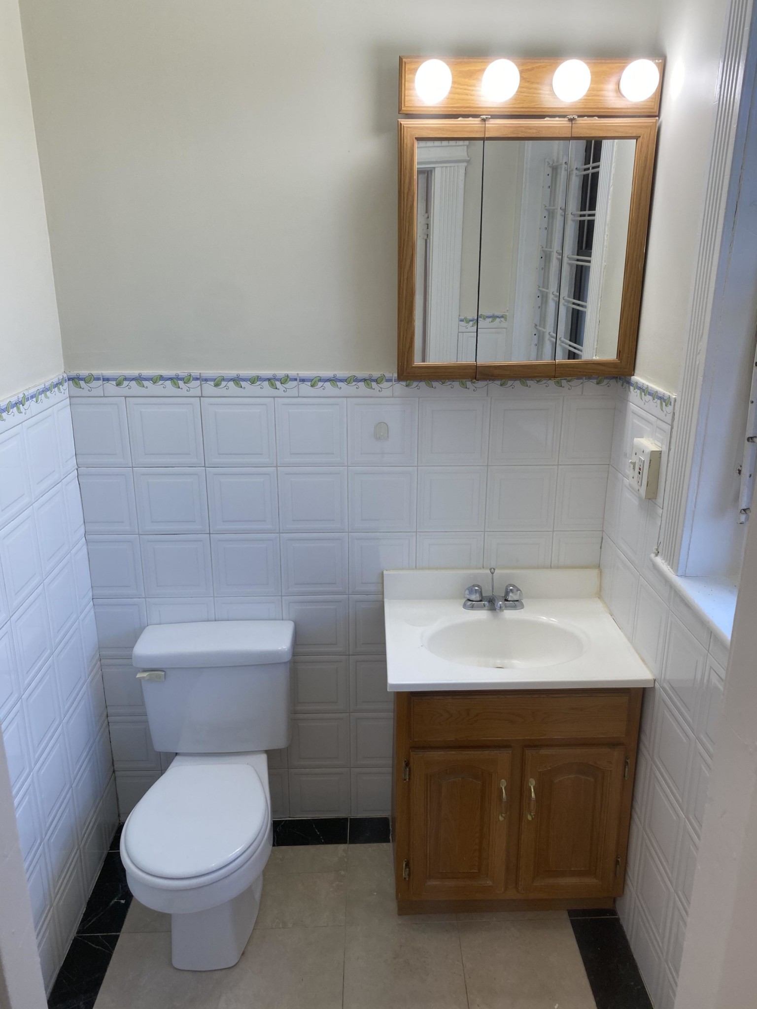 1422 Commonwealth Ave, Brighton