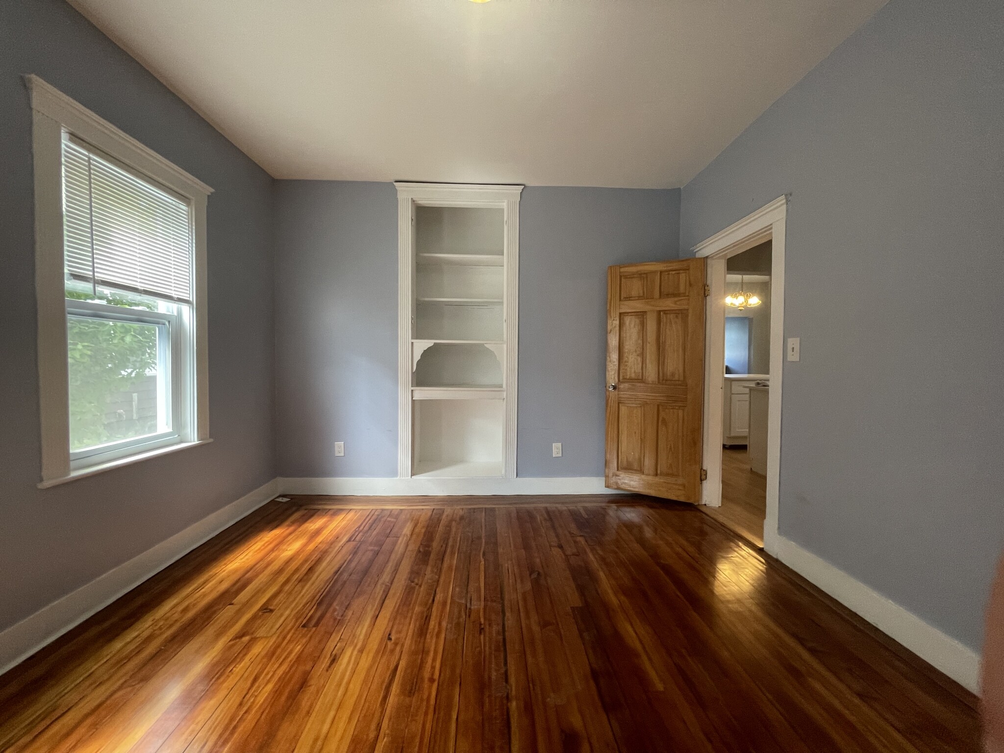 3 bed, 1 bath apartment for rent at 24 Litchfield St Unit 2, Brighton — photo 3 of 9