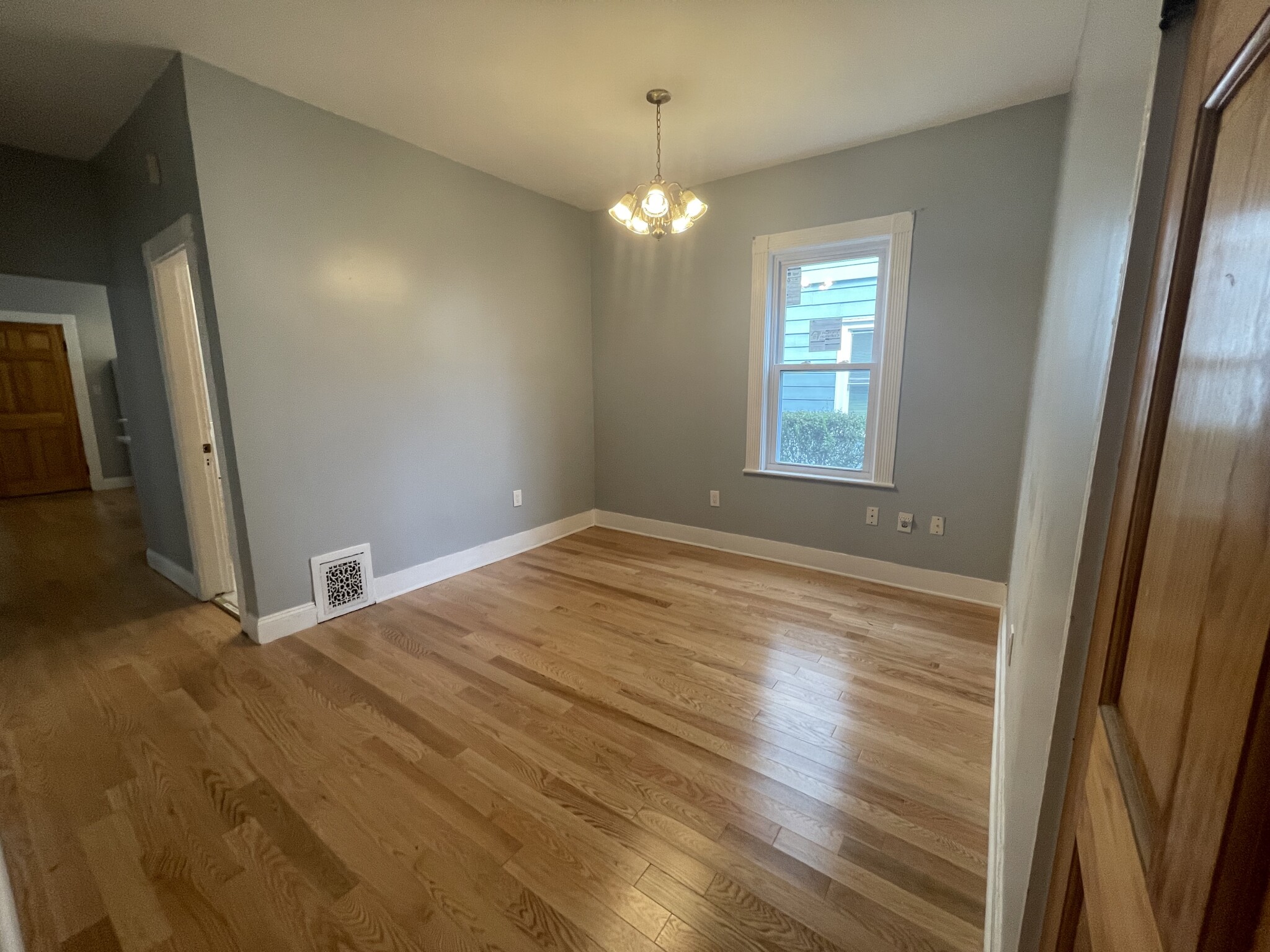 3 bed, 1 bath apartment for rent at 24 Litchfield St Unit 2, Brighton — photo 4 of 9