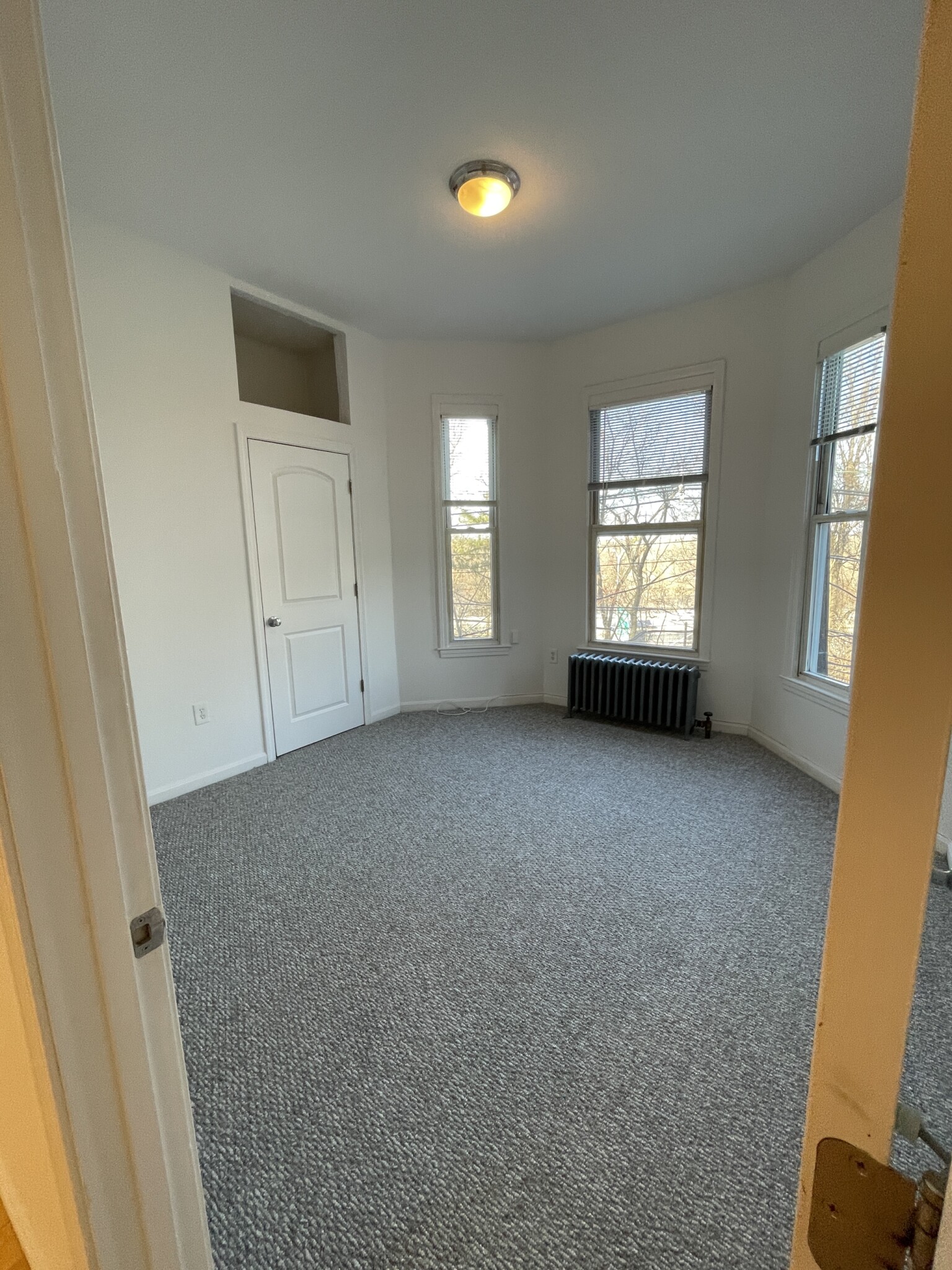 4 bed, 1 bath apartment for rent at 40 Newton St Unit 2, Brighton — photo 9 of 17
