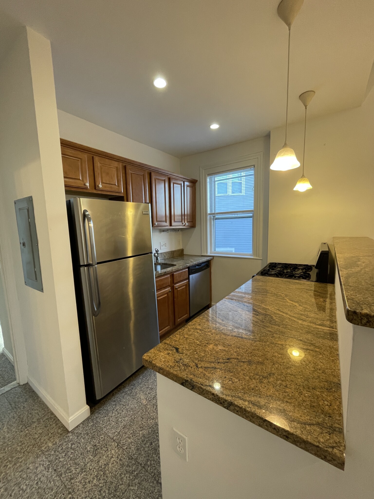 4 bed, 1 bath apartment for rent at 40 Newton St Unit 2, Brighton — photo 13 of 17