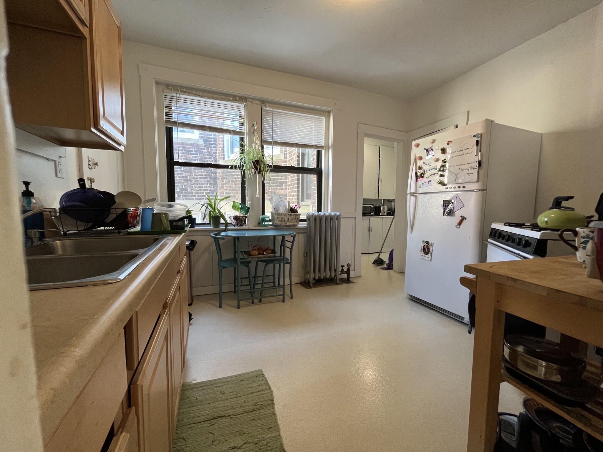 1462 Commonwealth, Brighton