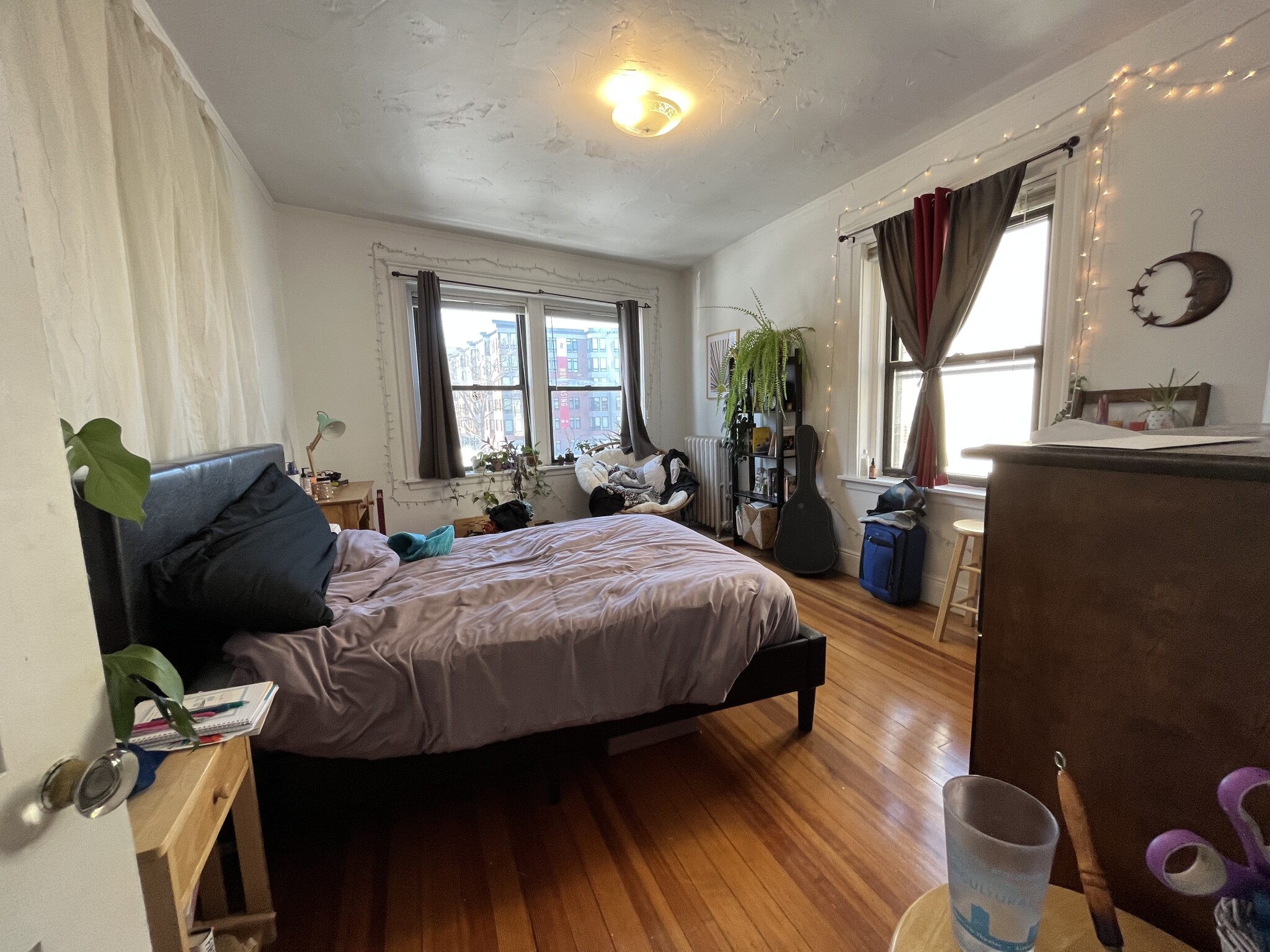 1462 Commonwealth, Brighton