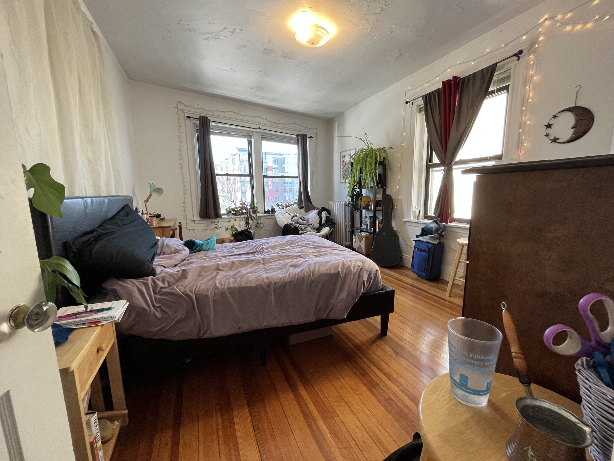 1462 Commonwealth, Brighton