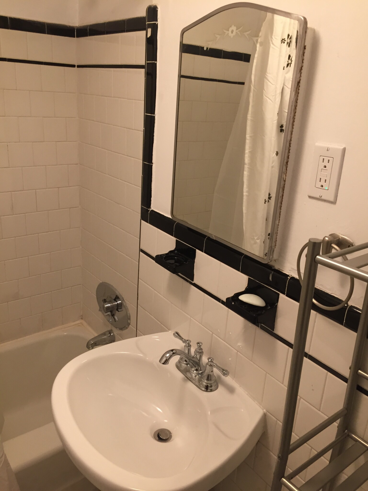 849 Beacon St, Fenway