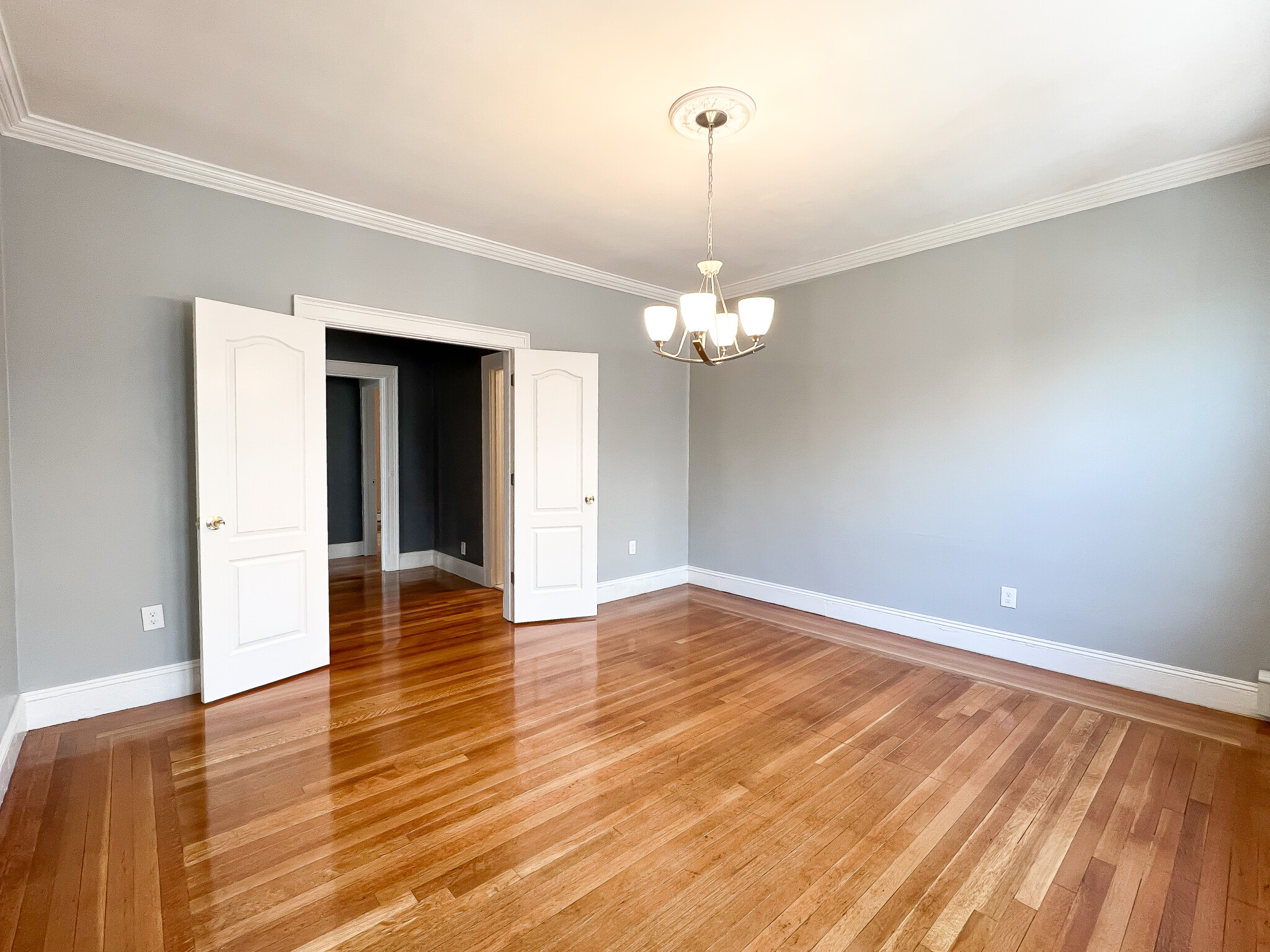 144 Winchester St, Coolidge Corner