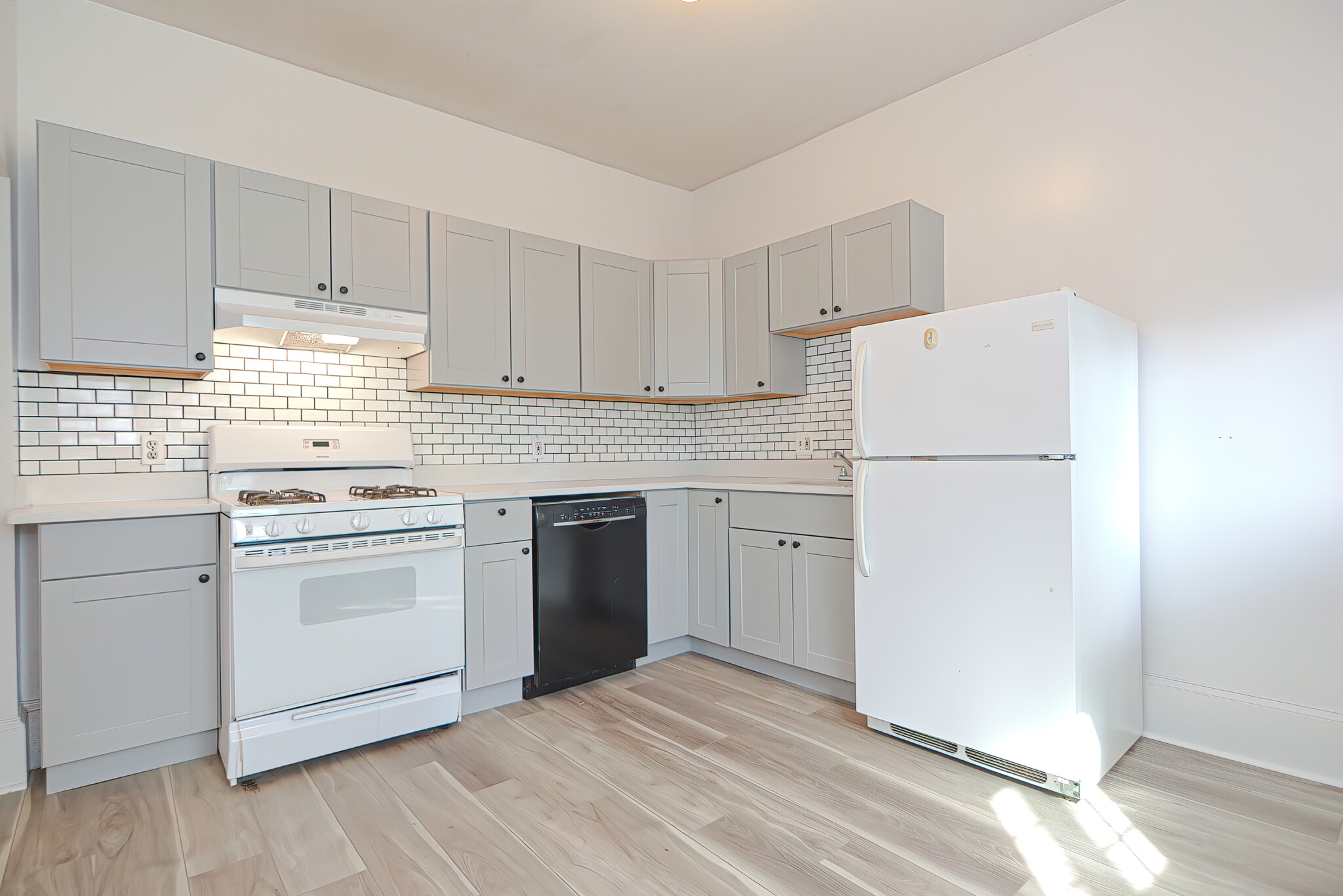 51 Brackett, Brighton