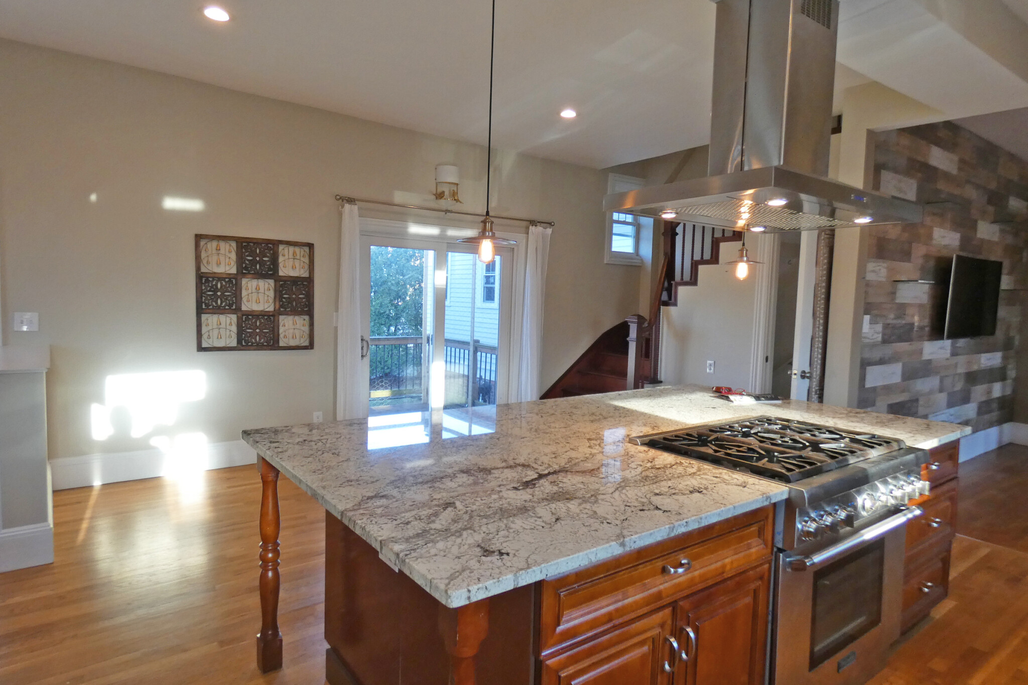 108 Walnut St, Newton