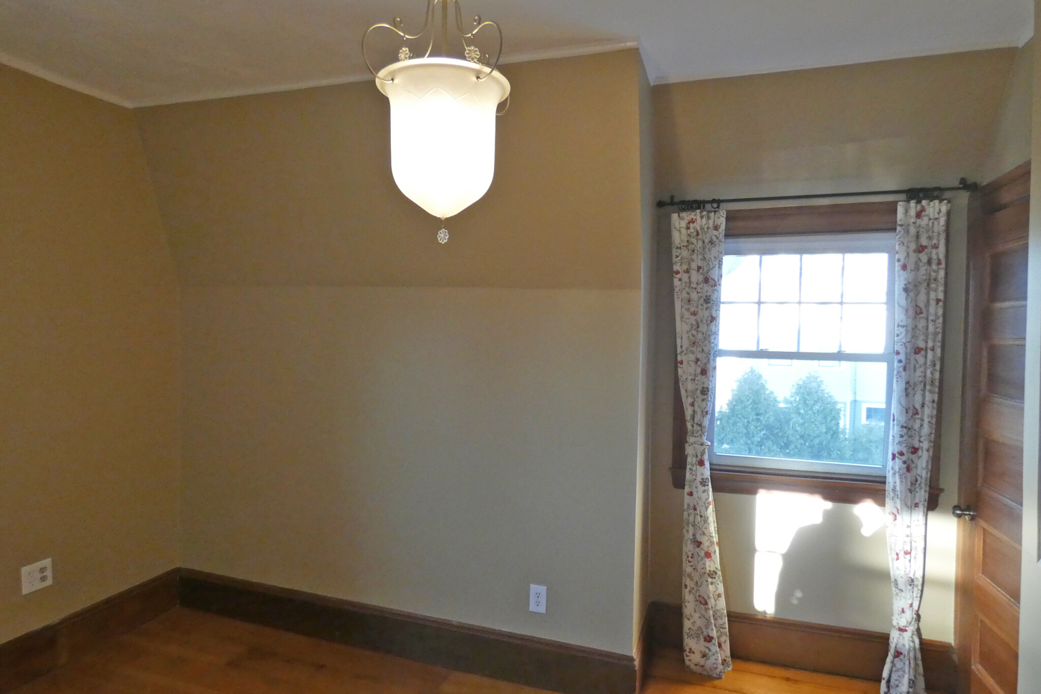 108 Walnut St, Newton